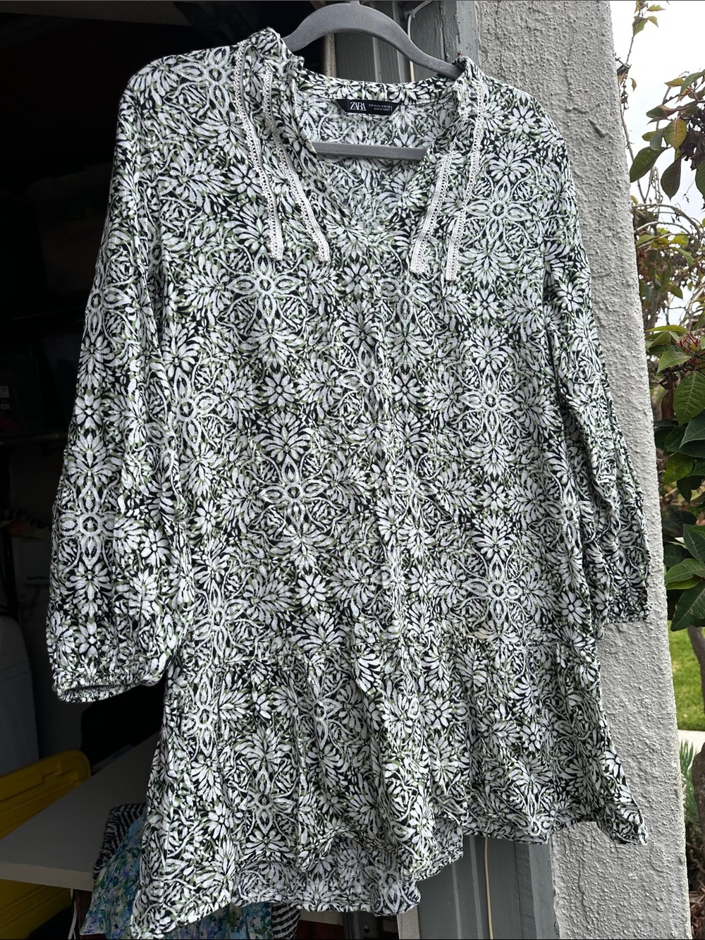 Zara Black, Green & White Floral V-Neck Top